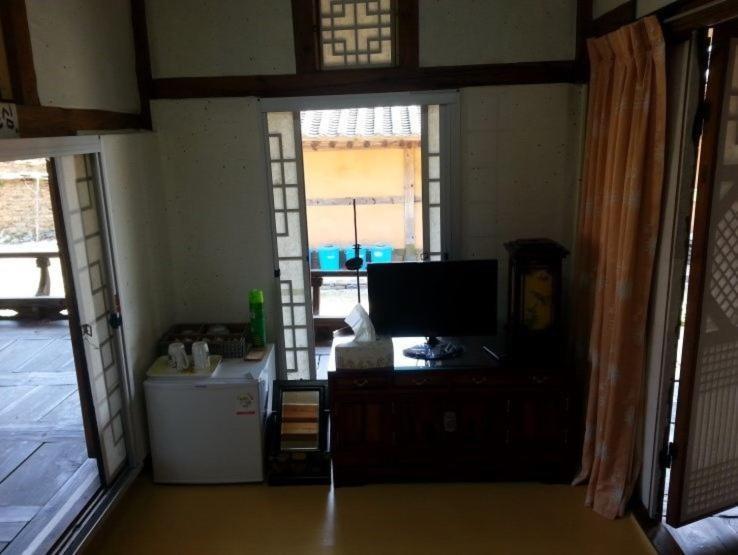 Goseong Choi Pilgan'S Old House Hotel Room photo